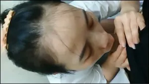 Em gái quảng nam lén lút liếm mút cho người yêu trong phòng tắm